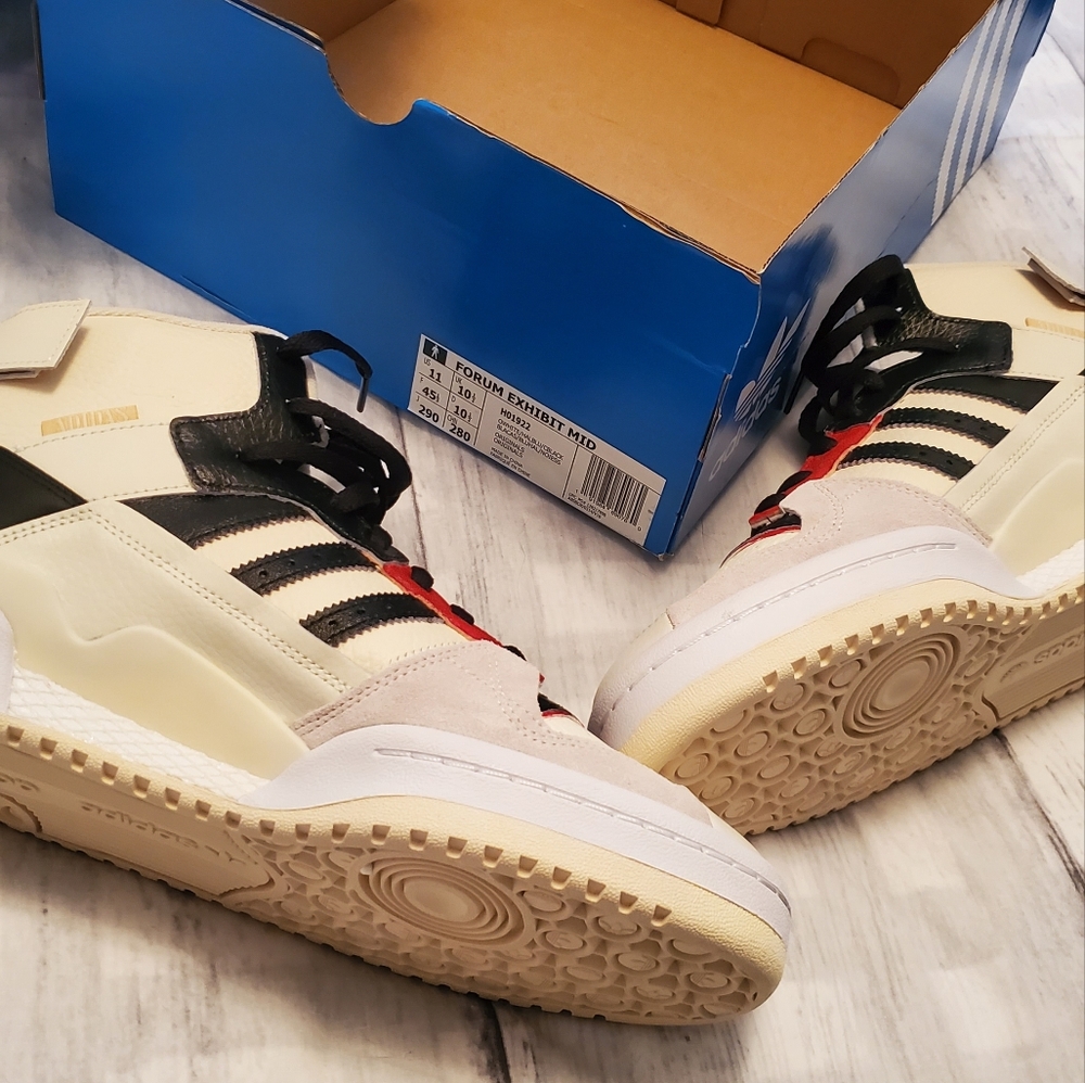 BNIB Adidas Forum Mid size 11